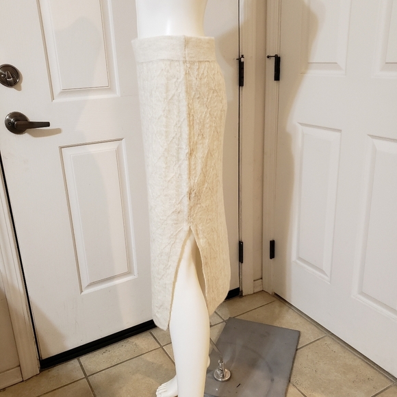 House Of Harlow 1960 Size Medium Elegant Cream Knit Skirt - Picture 4 of 8